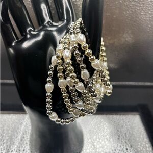 Lustrous Pearl and Bead Bracelet